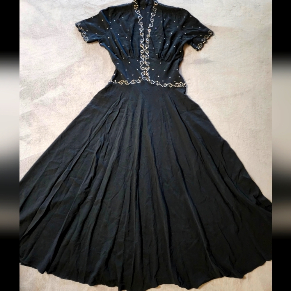 1930s -40s Vintage Rayon Crepe Gown - Picture 3 of 14